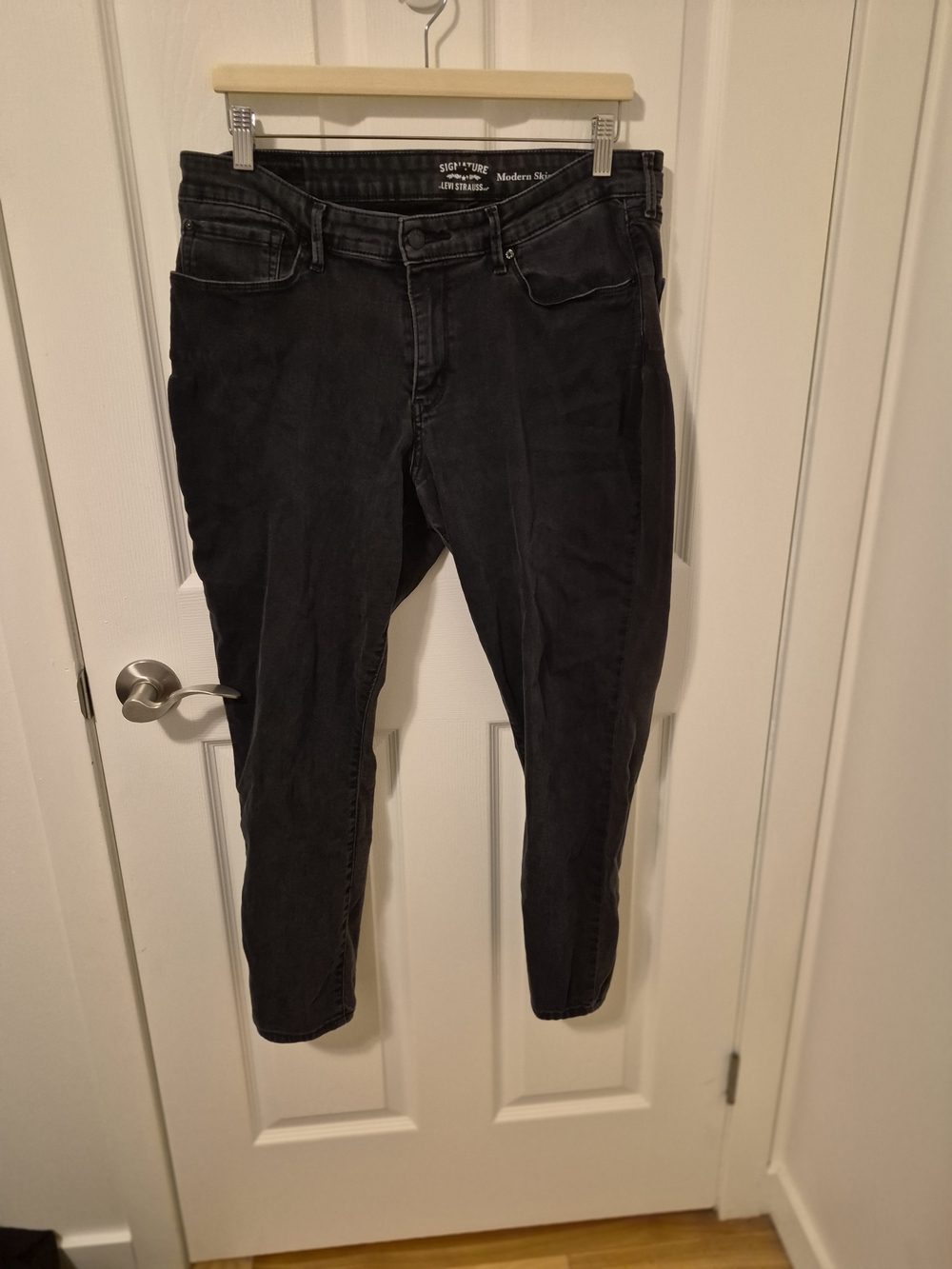 Modern Skinny Black Women’s Jeans